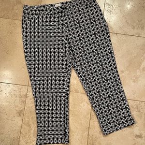 Black and white capri pants by Laundry